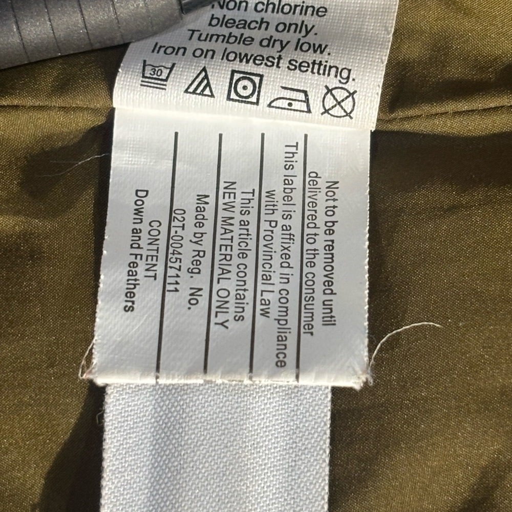 J.Crew Camo Quilted Down Puffer Vest Men’s‎ Small Green Zip Insulated Sleeveless - Picture 6 of 14